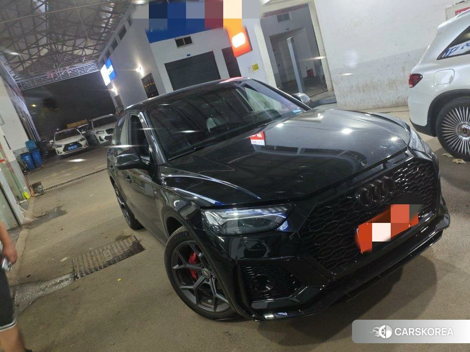 Audi Q5L 2020 Черный из Китая