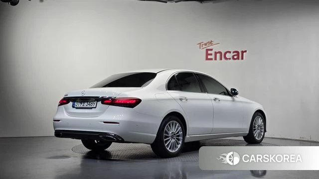 Mercedes-Benz E-Class W213 2020 Белый из Кореи