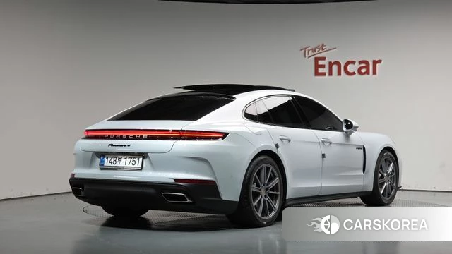 Porsche Panamera (976) 2025 Белый из Кореи
