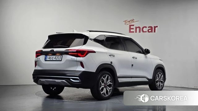Kia Seltos 2020 Белый из Кореи