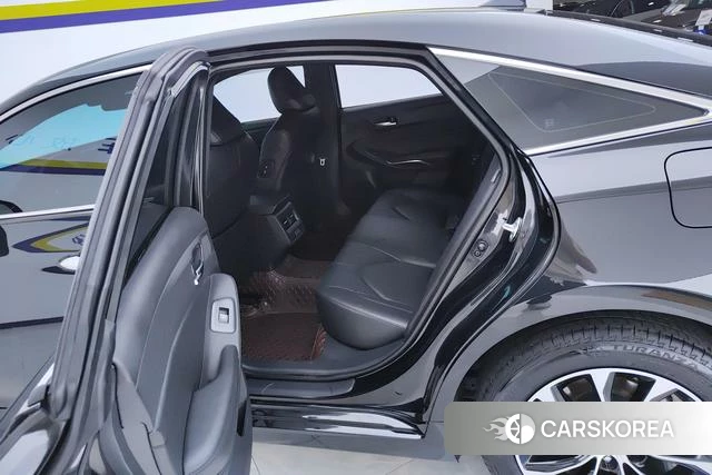 Toyota Avalon 2023 Черный из Китая