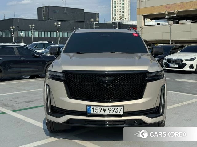 Cadillac Escalade 5th Generation 2022 Песочный из Кореи
