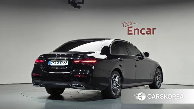 Mercedes-Benz E-Class W213 2022 Черный из Кореи