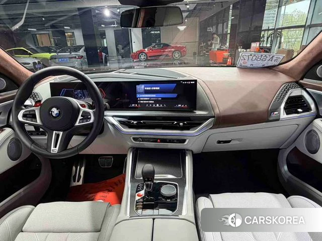 BMW XM 2026 Темно-серый из Китая