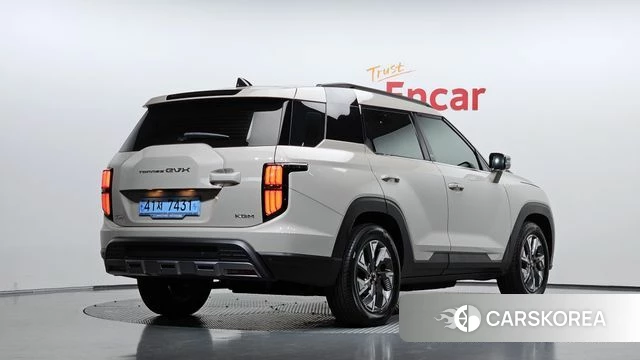 Ssangyong Torres EVX 2023 Жемчужный цвет из Кореи