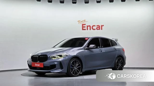 BMW 1 Series (F40) 2021 Небесно-голубой из Кореи