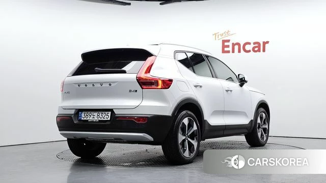 Volvo XC40 2025 Белый из Кореи