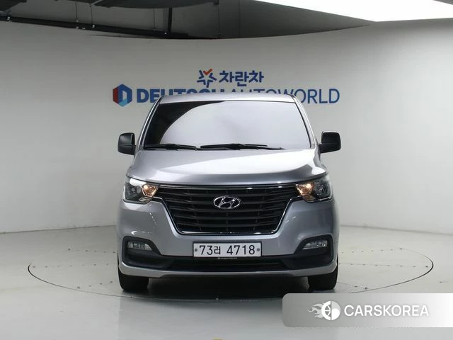Hyundai The New Grand Starex 2018 Серебряный из Кореи