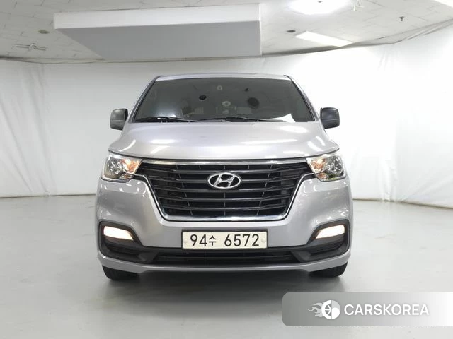 Hyundai The New Grand Starex 2021 Серебристо-серый из Кореи