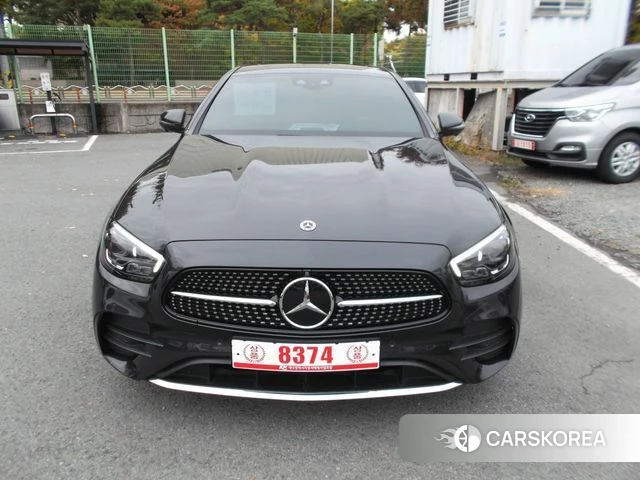Mercedes-Benz E-Class W213 2023 Серый из Кореи