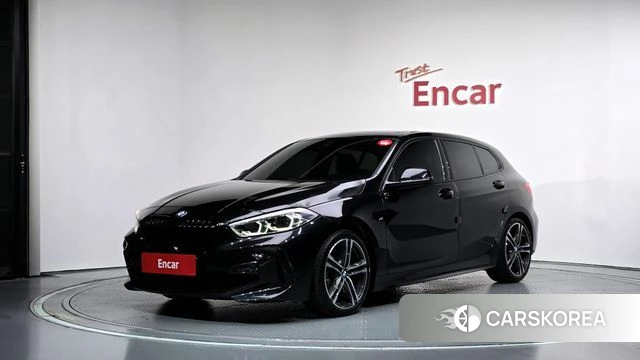 BMW 1 Series (F40) 2022 Черный из Кореи