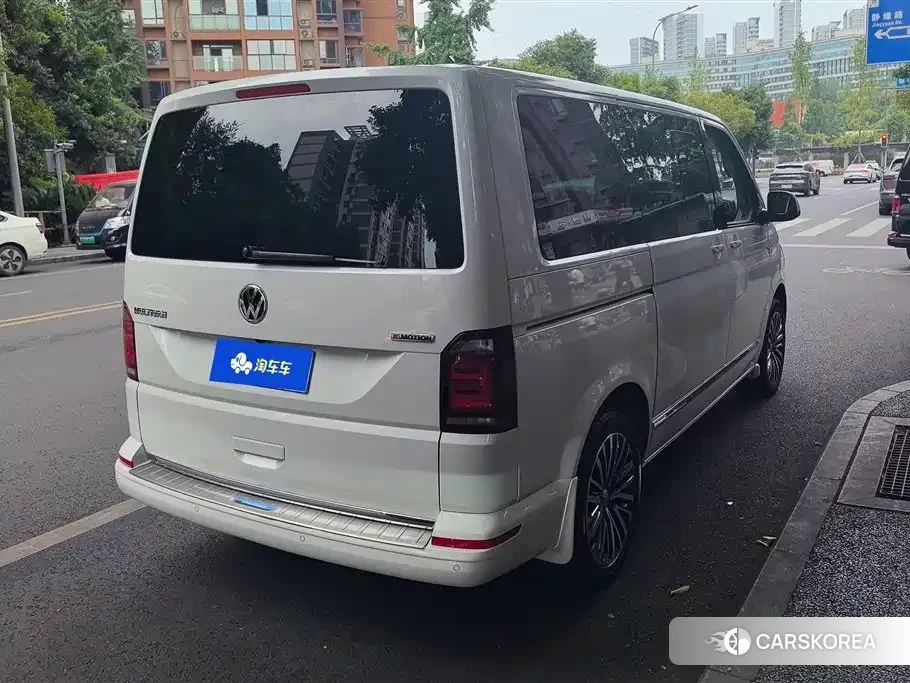 Volkswagen Multivan 2019 Белый из Китая