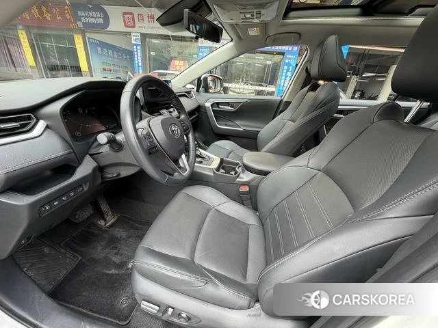 Toyota Wildlander 2023 Белый из Китая