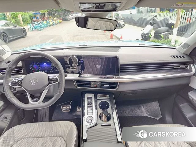 Volkswagen Tavendor 2023 Синий из Китая
