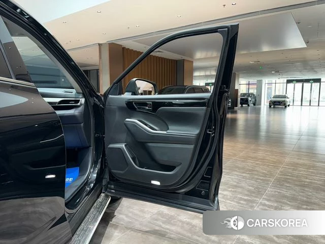 Toyota Highlander 2024 Черный из Китая