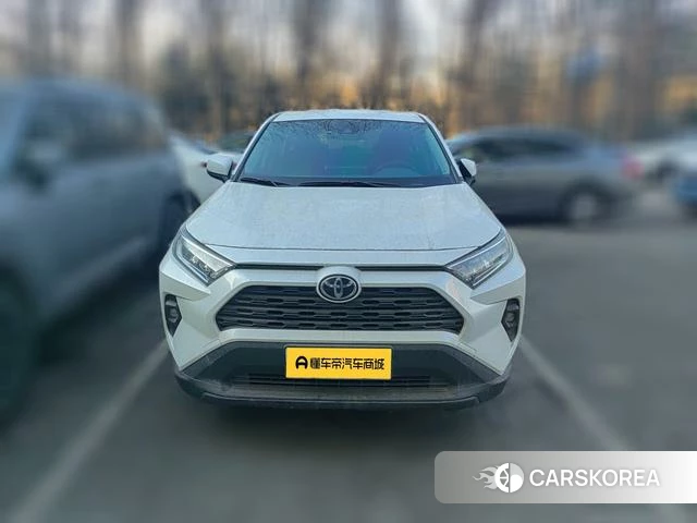 Toyota RAV4 2023 Белый из Китая