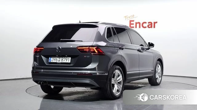Volkswagen Tiguan second Generation 2020 Серый из Кореи