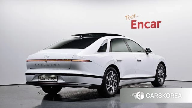 Hyundai Grandeur (GN7) 2023 Белый из Кореи