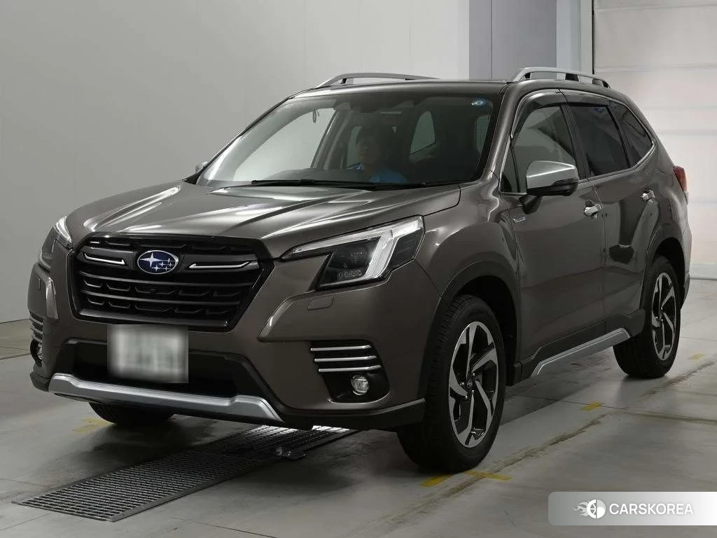 Subaru Forester 2023 из Японии