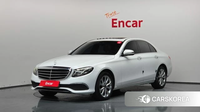 Mercedes-Benz E-Class W213 2018 Белый из Кореи