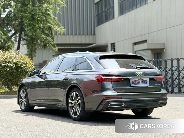 Audi A6 2021 Темно-серый из Китая