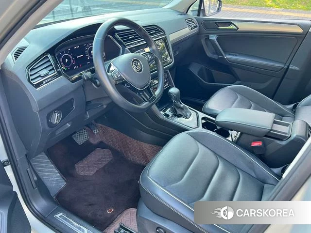 Volkswagen Tiguan L 2021 Шампань из Китая
