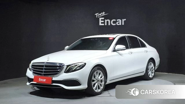 Mercedes-Benz E-Class W213 2019 Белый из Кореи