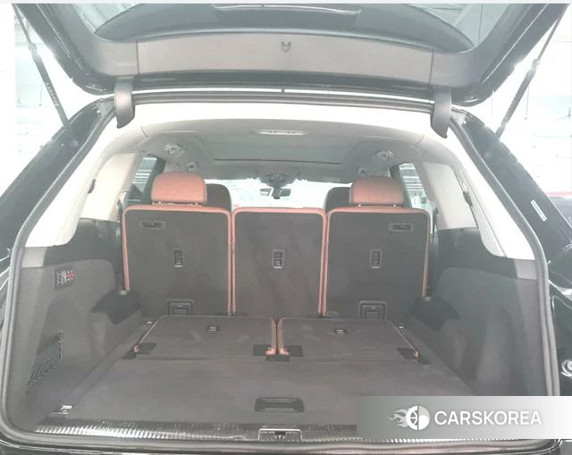 Audi Q7 2021 Черный из Китая