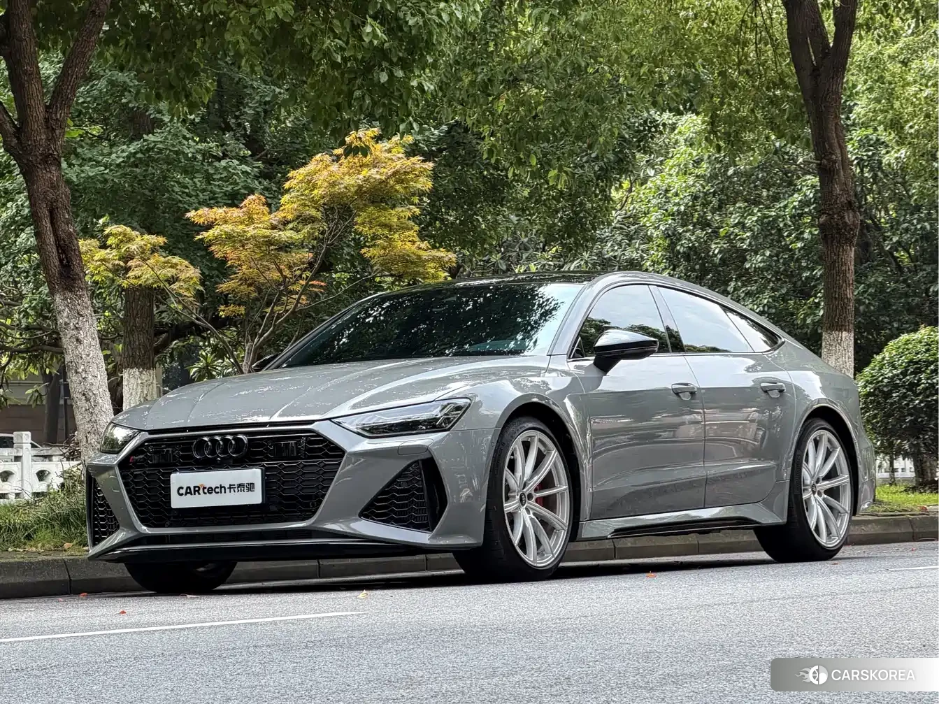 Audi RS 7 2025 Silver/gray из Китая