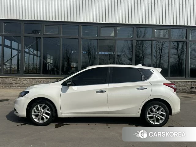 Nissan Tiida 2021 Белый из Китая