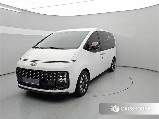 Hyundai Staria 2022 Белый из Кореи