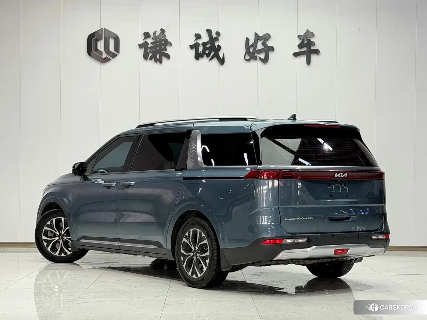 Kia Carnival 2023 Синий из Китая