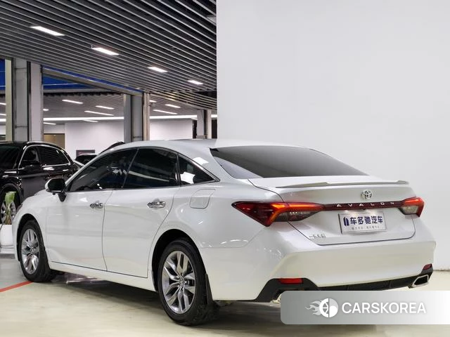 Toyota Avalon 2022 Белый из Китая
