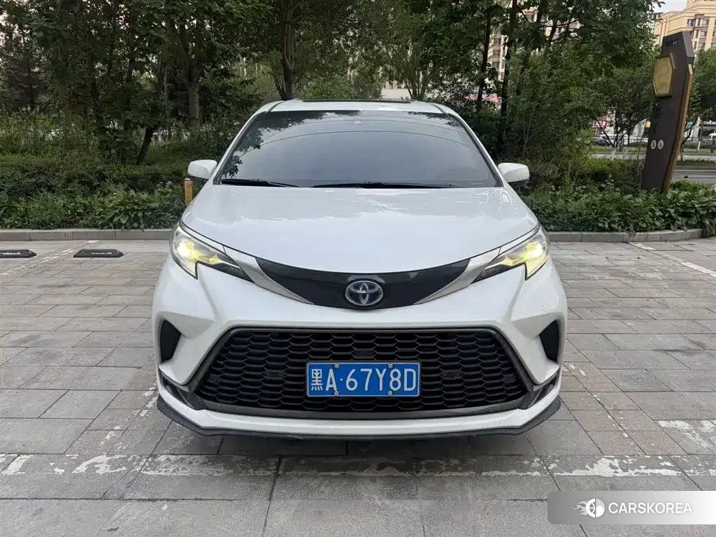 Toyota Granvia 2024 Белый из Китая