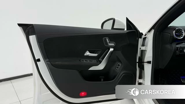 Mercedes-Benz CLA 2022 Белый из Китая