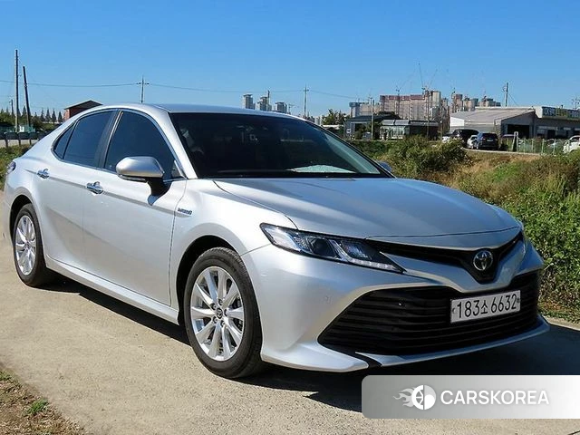 Toyota Camry (XV70) 2021 Серебряный из Кореи