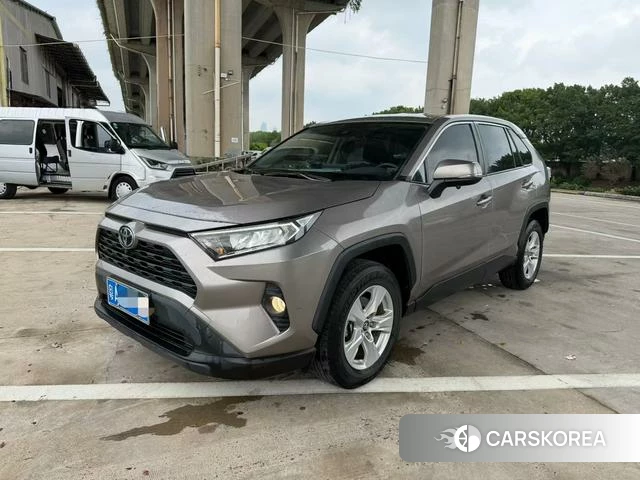 Toyota RAV4 2022 Шампань из Китая