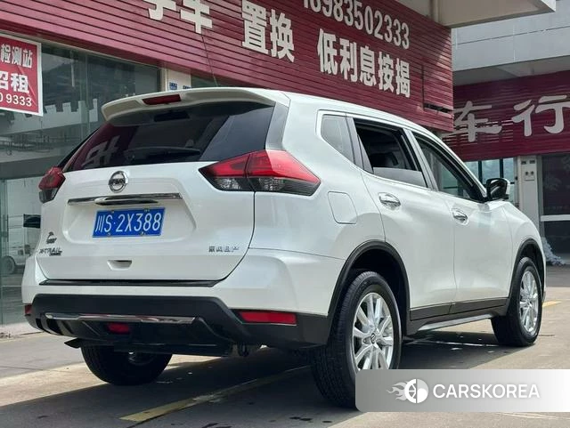 Nissan X-Trail 2023 Белый из Китая