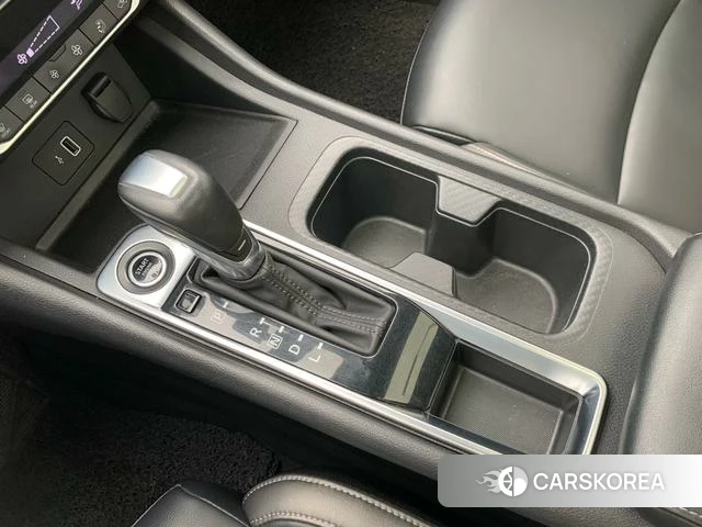 Nissan Sylphy 2021 Серебристо-серый из Китая