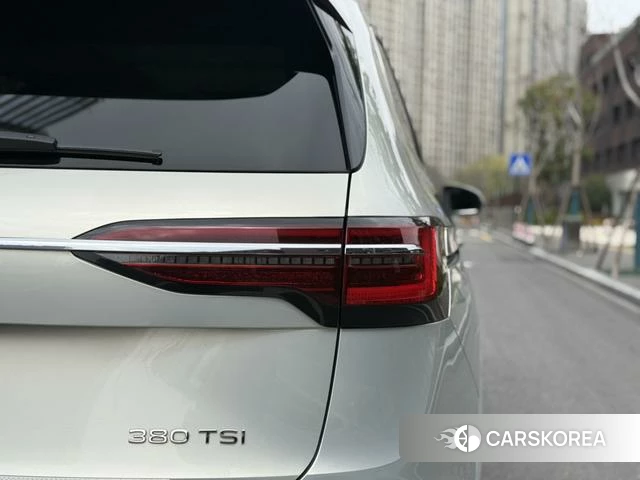 Volkswagen Viloran 2022 Серебристо-серый из Китая
