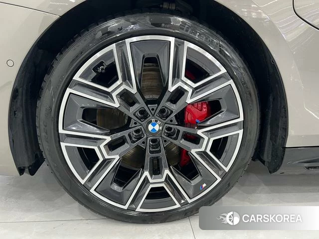 BMW i5 2025 Шампань из Китая