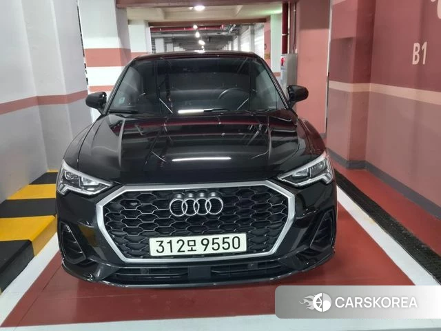 Audi Q3 (F3) 2022 Черный из Кореи