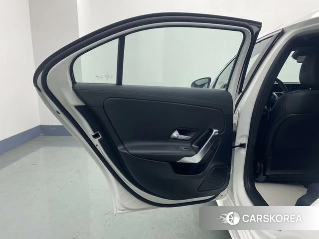 Mercedes-Benz A-Class 2023 Белый из Китая