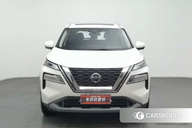 Nissan X-Trail 2022 Белый из Китая