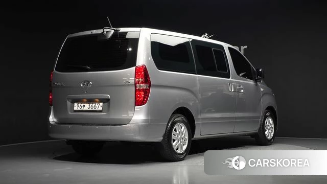 Hyundai The New Grand Starex 2018 Серебристо-серый из Кореи