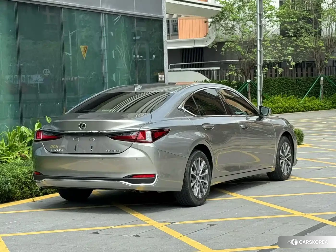 Lexus ES 2023 Silver/gray из Китая