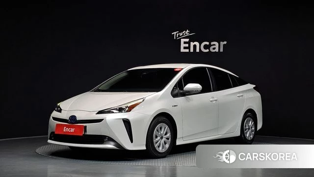 Toyota Prius 4th Generation 2021 Белый из Кореи
