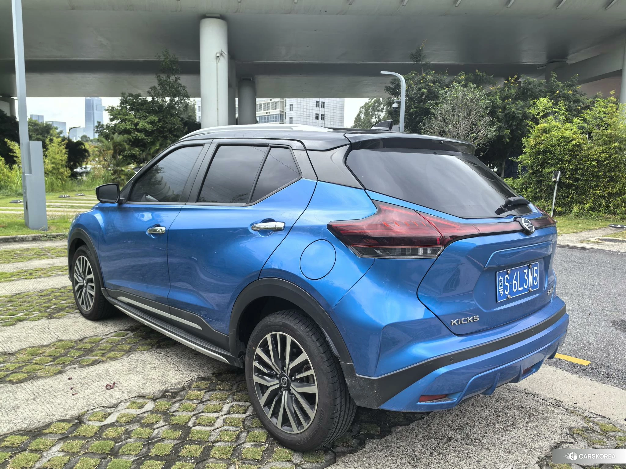 Nissan Kicks 2021 Синий из Китая