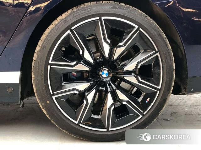 BMW i7 2024 Синий из Китая