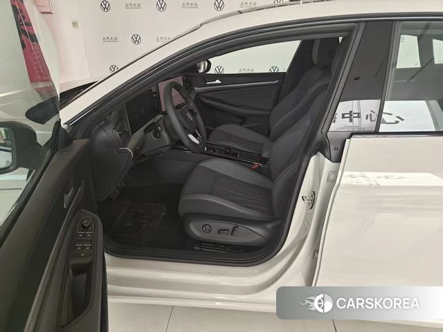 Volkswagen Lamando 2025 Серебристо-серый из Китая